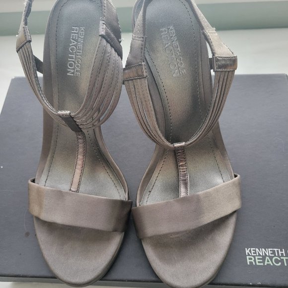 Kenneth Cole heels - Picture 1 of 4